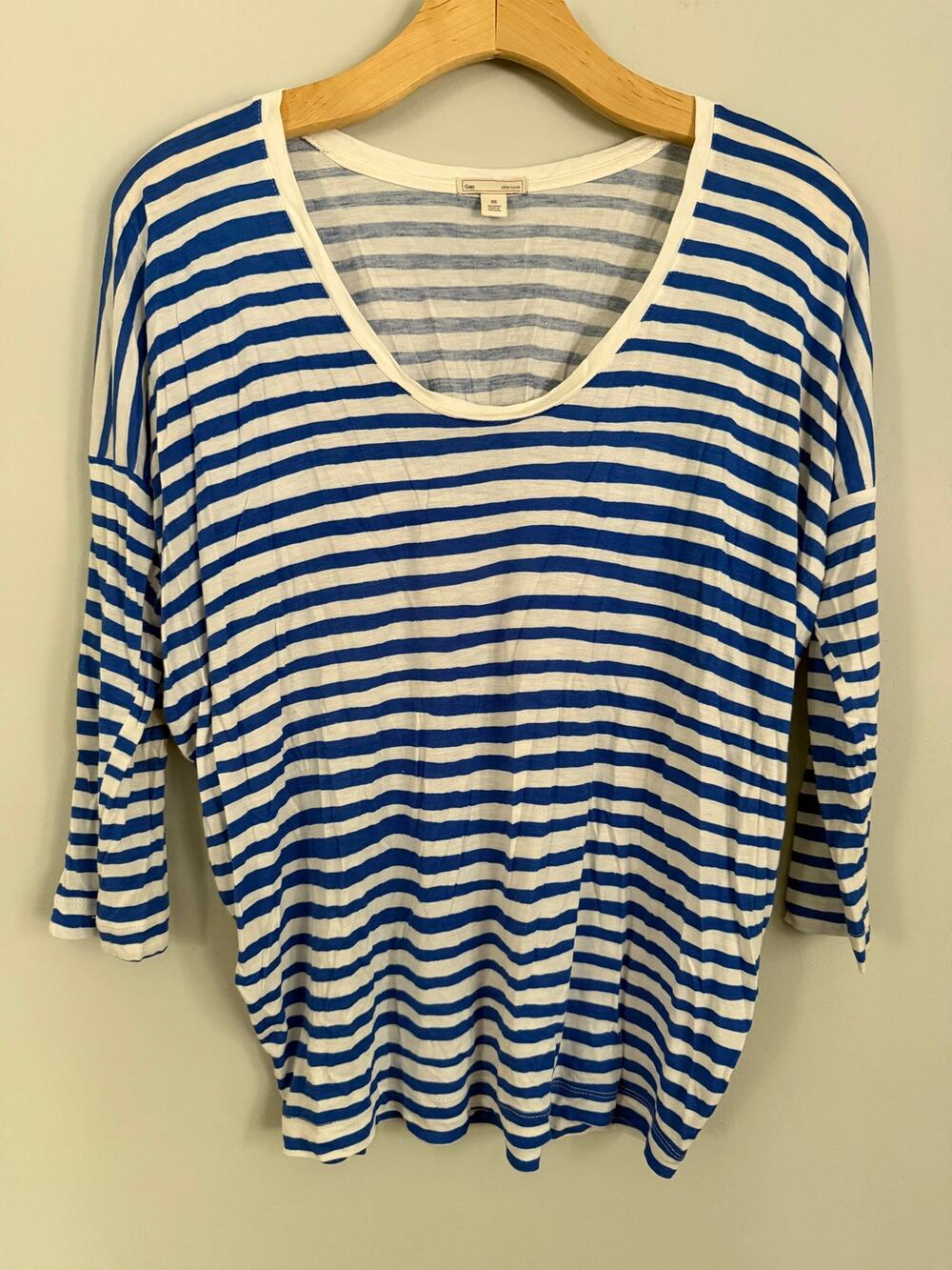 Gap blue and white striped top, 3/4 sleeves